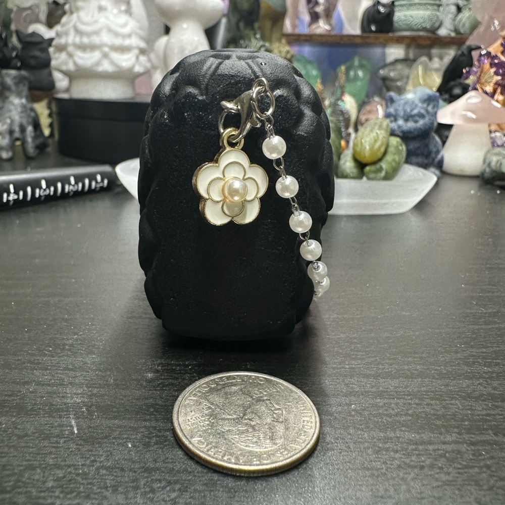 Black obsidian purse crystal carving - Picture 3 of 3